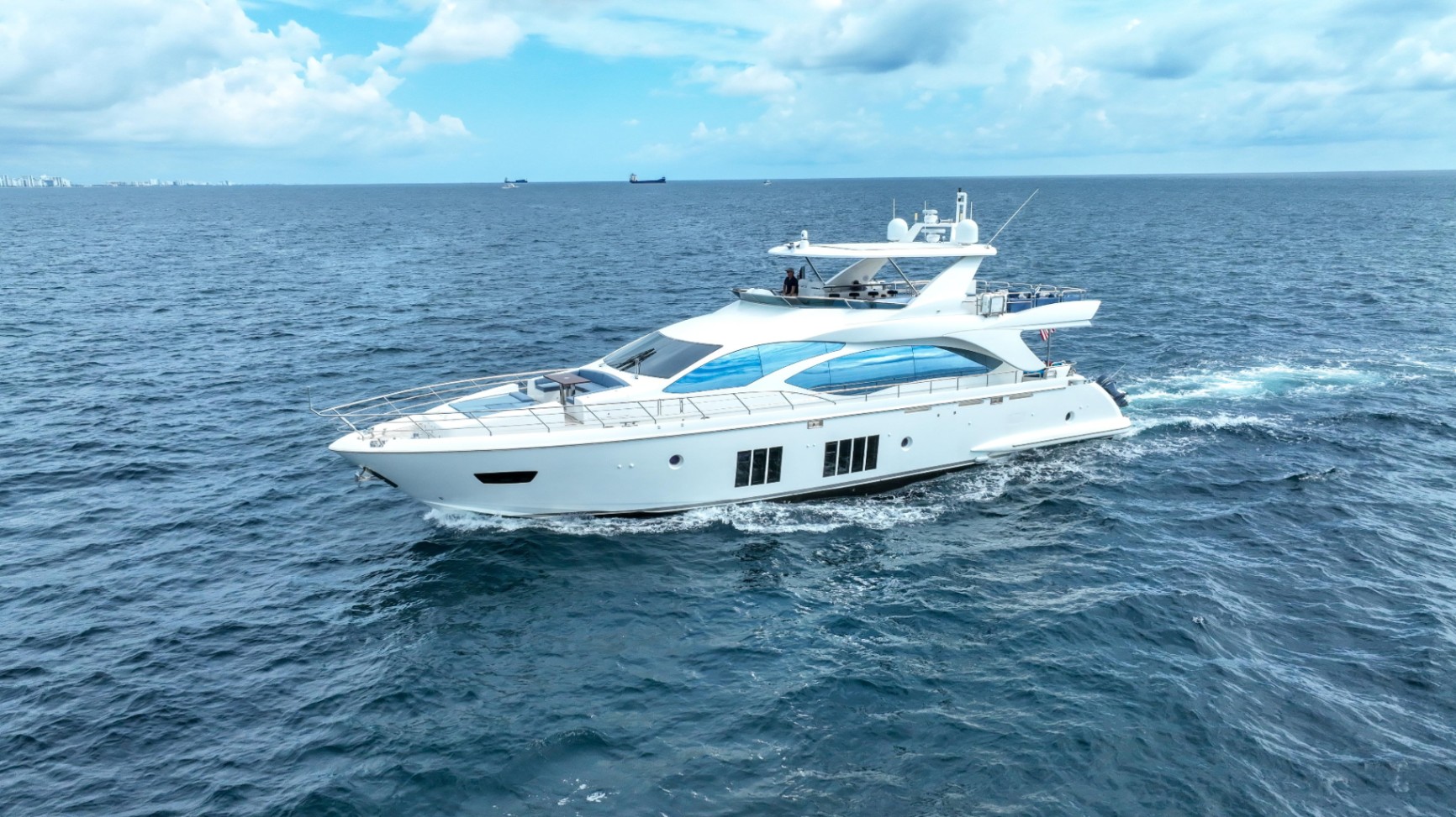 Yacht Review: 84 Azimut Flybridge 2017